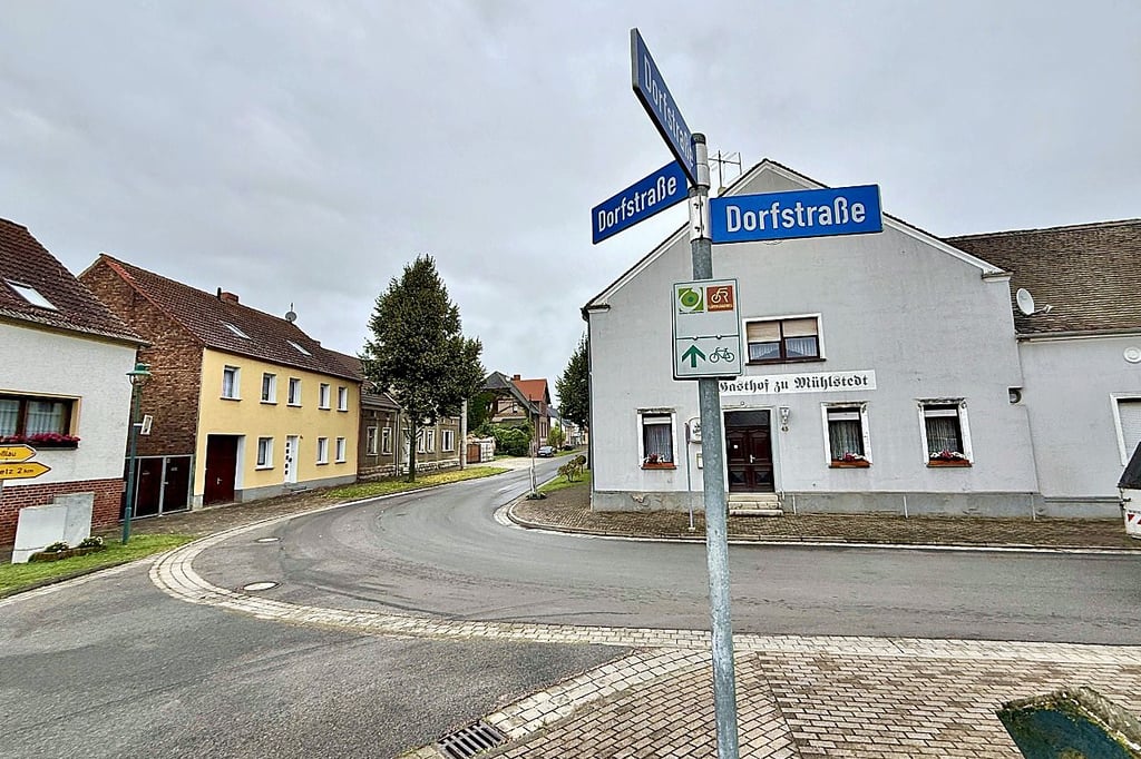 Die Dorfstraße in Mühlstedt wird für Renovierungsarbeiten mehrere Wochen voll gesperrt.