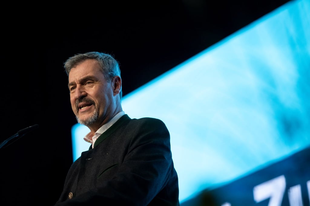 CSU-Chef Söder meint: „Ohne Auto droht ein Kollaps.“
