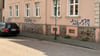 In Barleben wurden Anwohner einer ganzen Straße beim Aufstehen von zahlreichen illagalen Graffiti überrascht. 36 Schmierereien ziehen sich die Straße entlang.