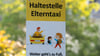 Für Schulen sind die „Elterntaxis“ oft eine Herausforderung. (Archivbild)