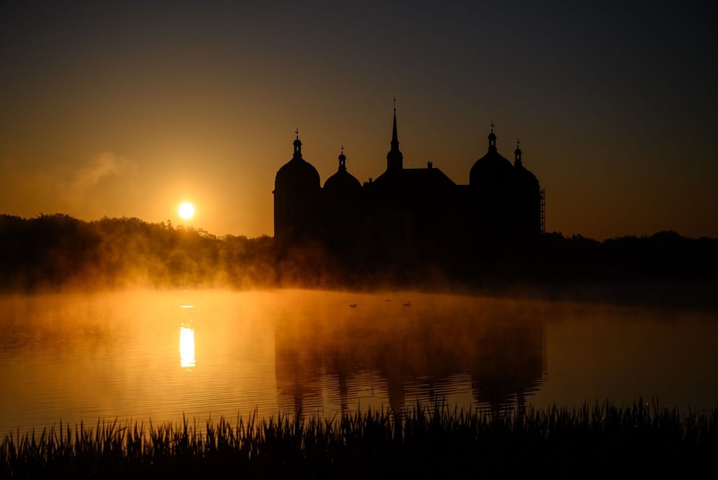 Der Samstag startet in Sachsen laut Deutschem Wetterdienst zunächst vor allem in Ostsachsen mit vereinzelten Schauern und Quellwolken. Der Sonntag wird überwiegend heiter und trocken bei bis zu 25 Grad. (Archivbild)