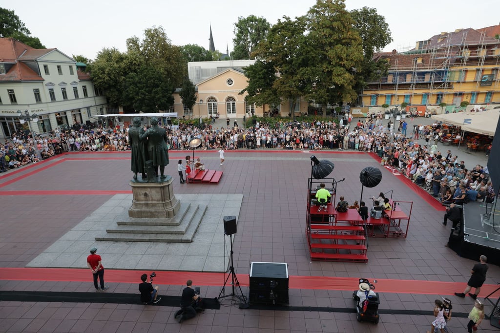 Das Kunstfest in Weimar zog dieses Jahr wieder Tausende Menschen an. (Archivbild)