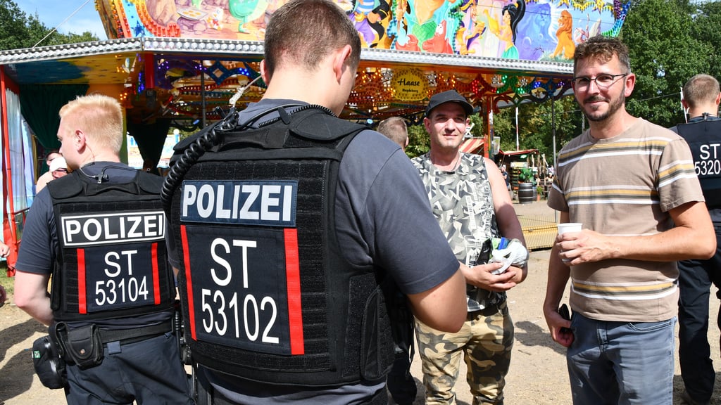 Wie im vorigen Jahr (Foto) hat die Polizei auch in diesem Jahr auf dem Pferdemarkt in Havelberg Kontrollen vorgenommen.