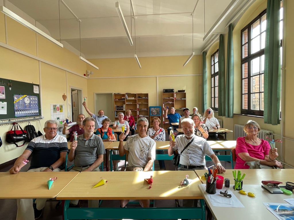 1955 waren sie Erstklässler: 70 Jahre später feiern die Ehemaligen ihre Einschulung mit einem Klassentreffen in der Freiimfelder Schule.