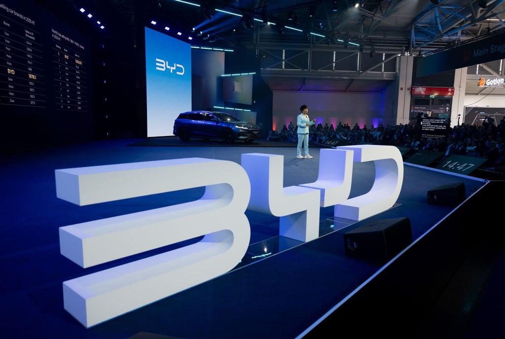 Der chinesische Autobauer BYD tritt auf der IAA voller Selbstbewusstsein auf.
