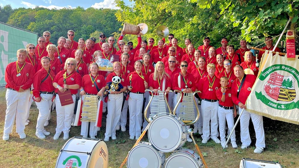 Als Vize-Landesmeister kehrte der Ziegelröder Spielmannszug von der Landesmeisterschaft in Cattenstedt (Harz) zurück.