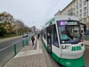 Blick auf eine Straßenbahn der MVB in Magdeburg. Auch die 6 fährt bald wieder wie gewohnt. 