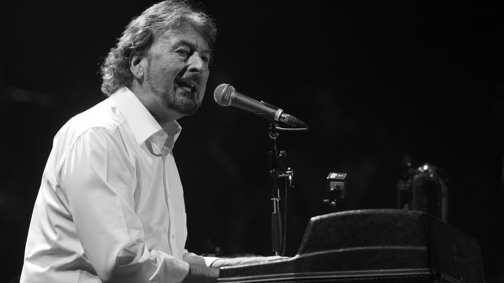 Rick Davies bei einem Konzert mit seiner Band Supertramp in Frankfurt am Main im Jahr 2010.