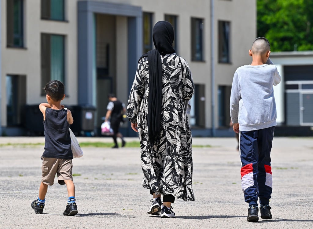 In Deutschland wohnen viele Asylbewerber länger als sie eigentlich müssten in staatlichen Unterkünften, weil sie Schwierigkeiten haben, eine Wohnung zu finden. (Archivbild)