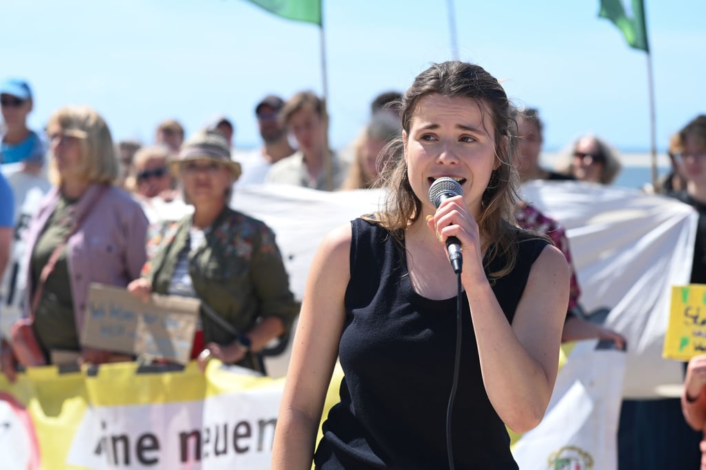 Luisa Neubauer sagt zu Gas-Bohrungen bei Borkum: „Das ist nicht nur falsch, das ist gefährlich.“ (Archivbild)