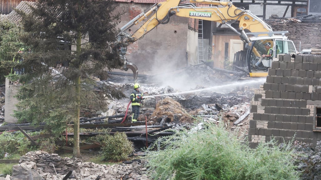 Nach dem Feuer in Drognitz in Südostthüringen laufen die Ermittlungen zur Brandursache. (Archivbild)