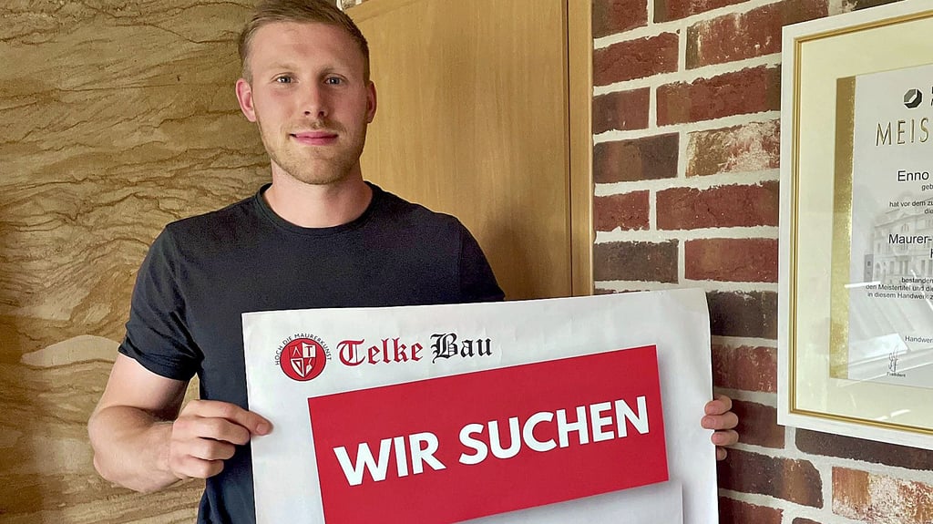 Mit einer dreiwöchigen Plakat-Aktion hat Maurermeister Enno Telke um neue Fachkräfte für die Genthiner Baufirma geworben.