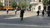 Der Magdeburger Hasselbachplatz zur Mittagszeit an einem Wochentag: Es sind viele Fußgänger unterwegs, aber kaum Autos. An der Stelle hätten sich die Grünen einen Zebrastreifen gewünscht.