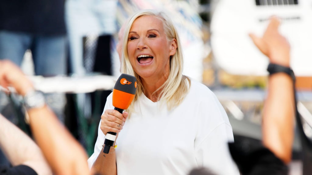 Moderatorin Andrea Kiewel begrüßt am Sonntag, dem 21. September, wieder zahlreiche Gäste im "ZDF-Fernsehgarten".