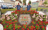 Die CDU-Stadtratsfraktion um die Mitglieder Rainer Jelinek, Dorothea Hauptvogel und Olaf Schulz ließen  das Stadtwappen aufpolieren.