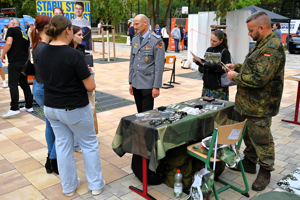 Der Stand der Bundeswehr wurde von den Schülern sehr oft frequentiert.