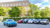 Hallo Oldies: Der neue Micra (links) kann auf eine ganze Anzahl Vorgänger zurückblicken.