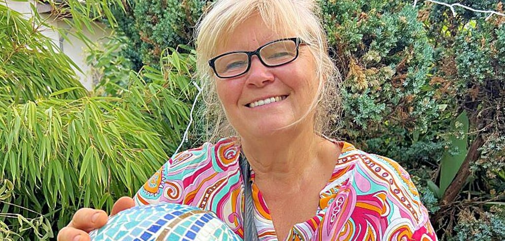 Mosaikkünstlerin Petra Schrimpf ist mit dabei.