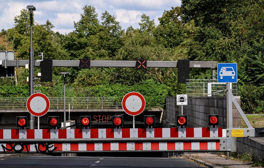 Der Berliner Tiergartentunnel war erneut für etliche Stunden in beide Richtungen gesperrt. (Archivbild)