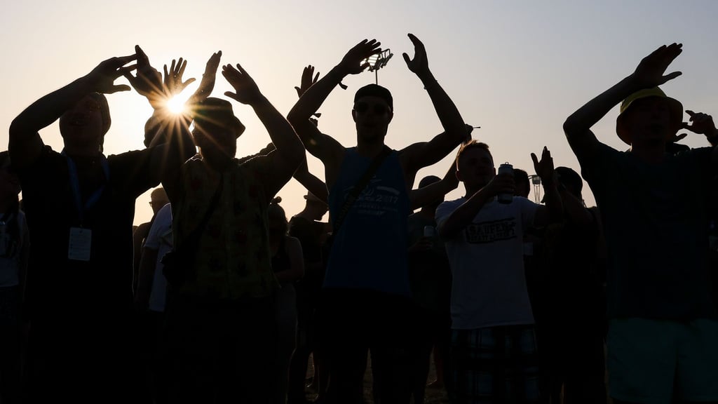 Für Tickets müssen Fans bei einigen Festivals tiefer in die Tasche greifen. (Symbolbild)