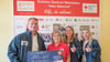 Torsten Apel (von links) übergibt die Spende an Barbara Schürmann, während Christiane Rostalski und Lara Knoll als weitere Vertreter der Volksbank die Daumen für die Vorhaben der Tafel in Wanzleben drücken.