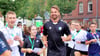 Fußballer Christian Beck beim Spendenlauf in Osterburg.