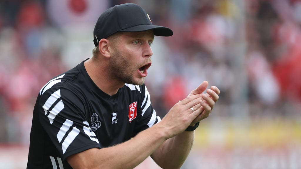 HFC-Trainer Robert Schröder hat seinen Profis nach dem Pokalspiel ins Gewissen geredet.