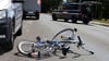 Nach einem Zusammenstoß  mit einem Auto hat eine Radfahrerin in der Börde schwere Verletzungen erlitten. Jetzt wird gegen sie ermittelt.