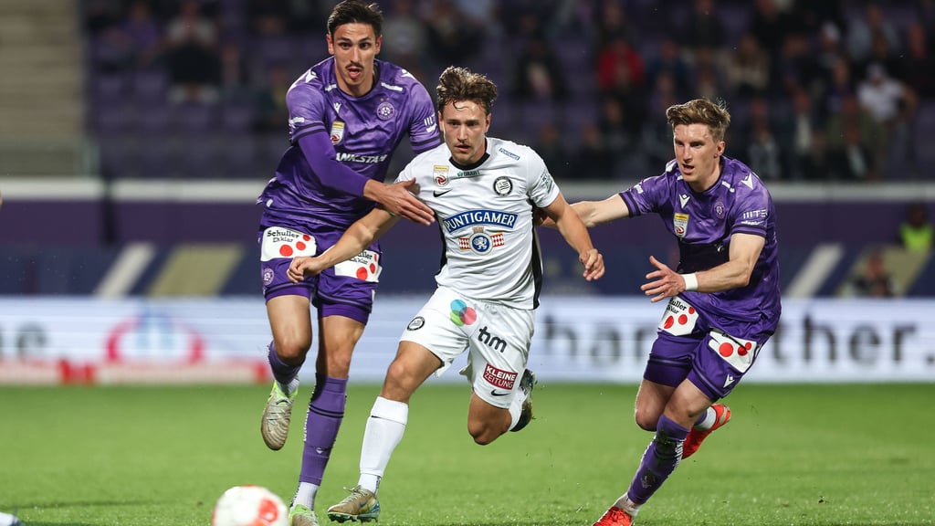 William Böving (Mitte) wechselte von Sturm Graz zu Mainz 05.