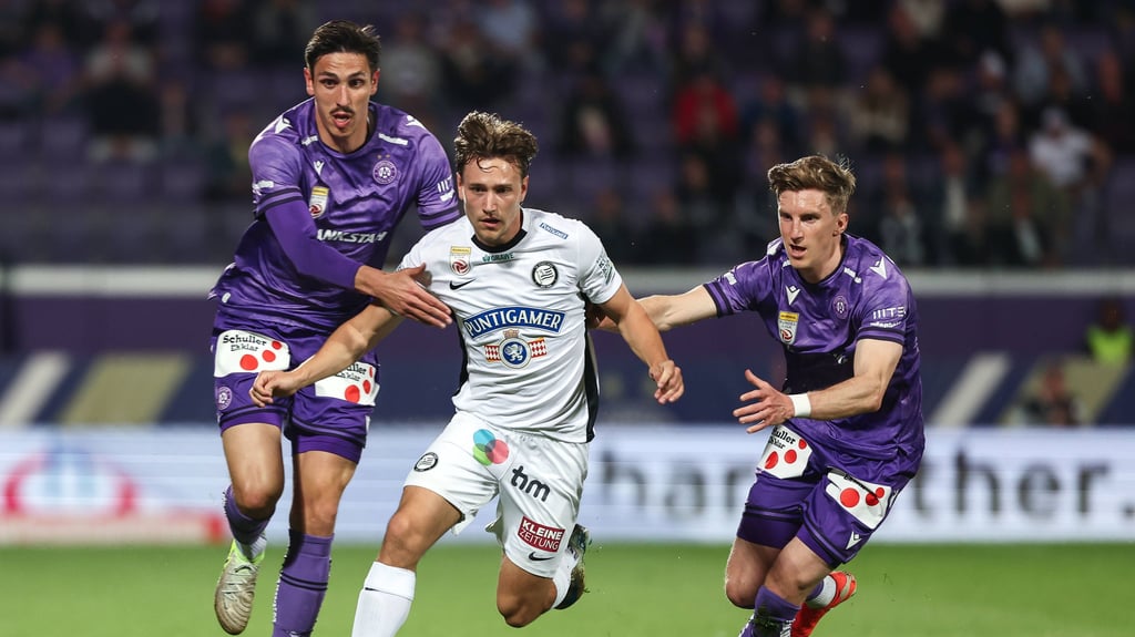 William Böving (Mitte) wechselte von Sturm Graz zu Mainz 05.