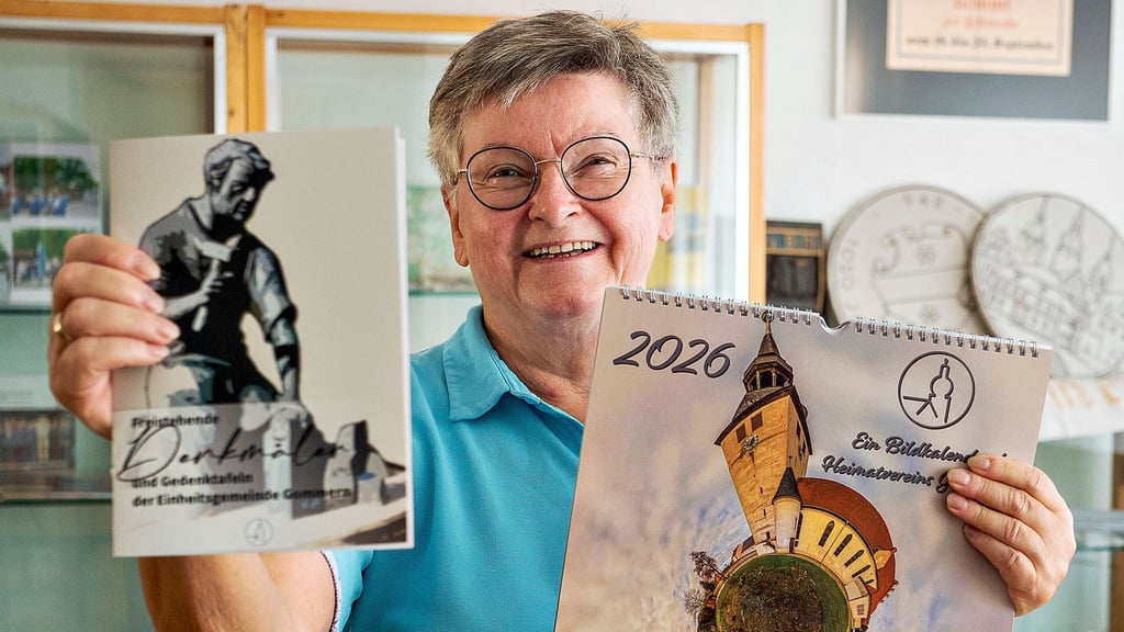 Karin Gust, Vorsitzende des Gommeraner Heimatvereins, strahlt über das ganze Gesicht. Sie freut sich auf das Hoffest der Vereine, das am Sonntag, 21. September, zum 17. Mal stattfindet. Dort wird es dann wieder einen der beliebten Bild-Kalender des Vereins zu kaufen geben und ebenso die neue Publikation „Denkmäler und Gedenktafeln“.
