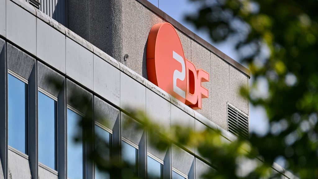 Nach 15 Jahren sendet das ZDF ab dem 18. November 2025 nur noch in HD-Qualität.