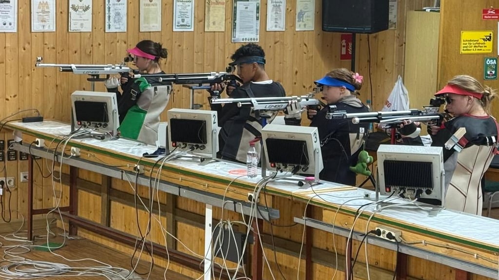 Kurz vor der Deutschen Meisterschaft im Sportschießen haben die jungen Harzer ihr Trainingspensum im Deersheimer Schützenverein noch einmal hochgeschraubt.