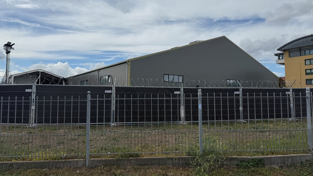 Aktuell wird eigens für den Prozess um den Anschlag auf den Magdeburger Weihnachtsmarkt ein Behelfsgericht errichtet. Im September soll der Bau fertiggestellt werden.