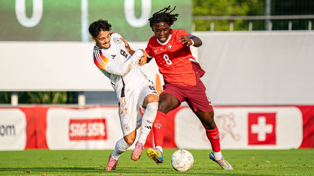 In der Schweiz durfte Laurin Ulrich vom 1. FC Magdeburg als Kapitän der deutschen U 20 vorangehen.