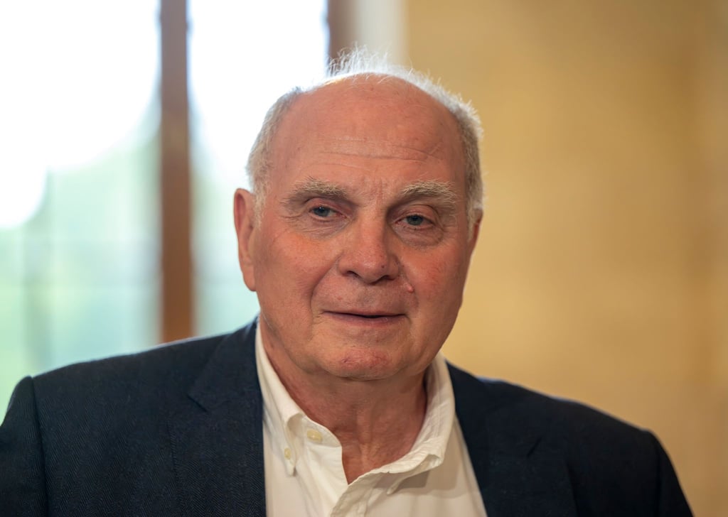 Uli Hoeneß meint, dass es mit Max Eberl nichts auszusprechen gebe.