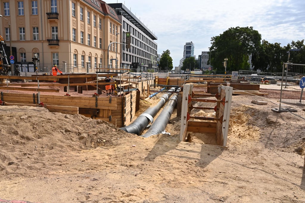 Die Kreuzung Otto-von-Guericke-Straße/Julius-Bremer-Straße in der Magdeburger Innenstadt bleibt länger gesperrt.
