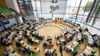 In einer Regierungsbefragung ergreift am Donnerstag Ministerpräsident Michael Kretschmer (CDU) das Wort.
