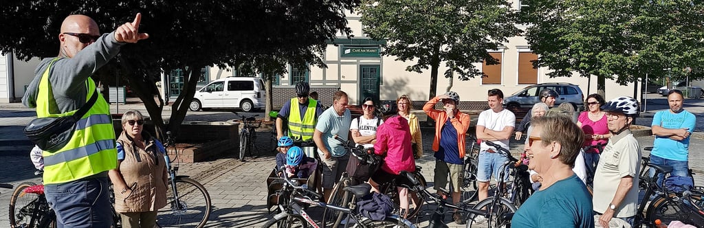 Sven Schottenhamel (links) initiierte das Stadtradeln und führte auch die Tour um den See an.
