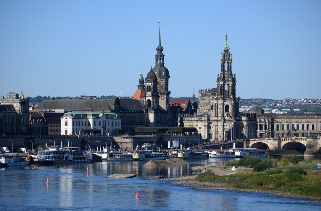 Ein Jahr nach dem Teileinsturz der Carolabrücke diskutiert der Landtag über Konsequenzen und mehr Geld für Brückensicherheit.