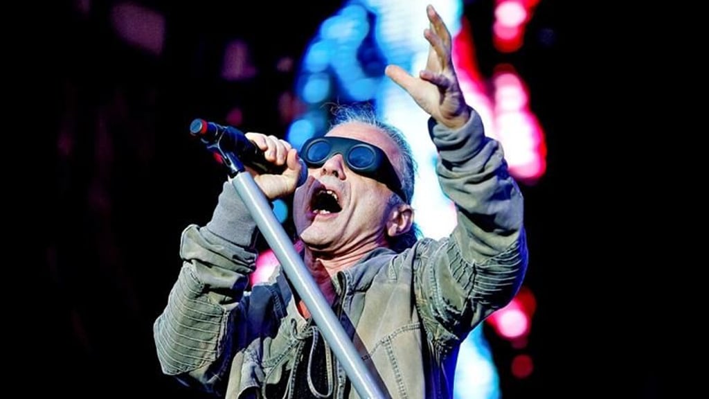 Iron-Maiden-Sänger Bruce Dickinson stand 2023 in Wacken auf der Bühne. Nun wir die Musik der Heavy-Metal-Band in Klein Ammensleben zu erleben sein.
