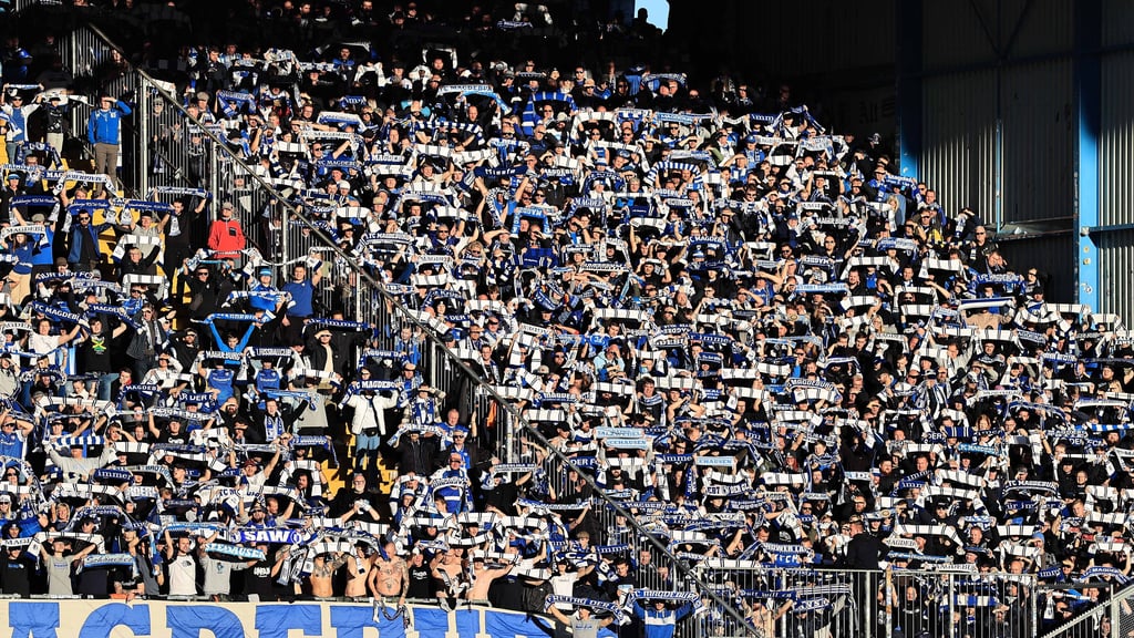 Auch diesen Freitag werden die Fans des 1. FC Magdeburg den Gästeblock in Bielefeld wieder voll machen.