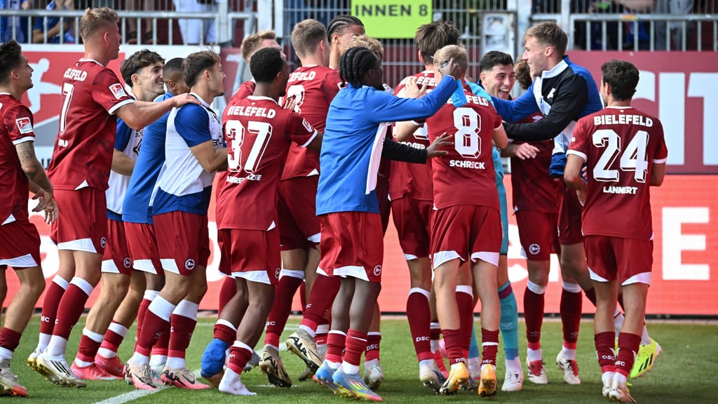 Auch in Kiel hatte die Mannschaft von Arminia Bielefeld Grund zum Jubeln.