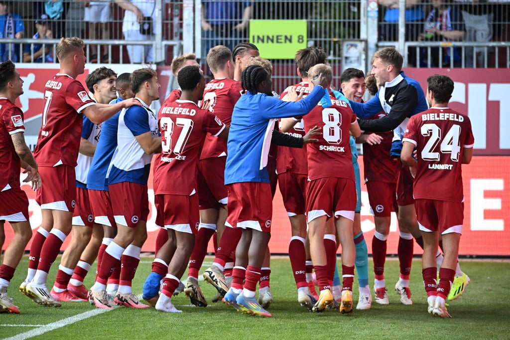 Auch in Kiel hatte die Mannschaft von Arminia Bielefeld Grund zum Jubeln.