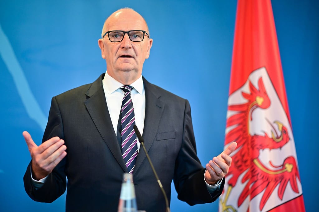Brandenburgs Ministerpräsident Dietmar Woidke (SPD) äußert sich zu russischen Drohnen im polnischen Luftraum (Archivbild).