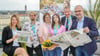 Stephanie Oesterhoff („Tierisch geborgen e. V.“), René Thomé (fjp&gt;media), Dorothee Bodewein und Ulrich Grimm (Landtag Sachsen-Anhalt) und Marc Rath (Chefredakteur) mit Gewinnerin Johanna Wilke (Mitte) Foto: