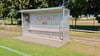 Auch die Auswechselbänke am Sportplatz Allstedt wurden mit Schmierereien beschädigt.