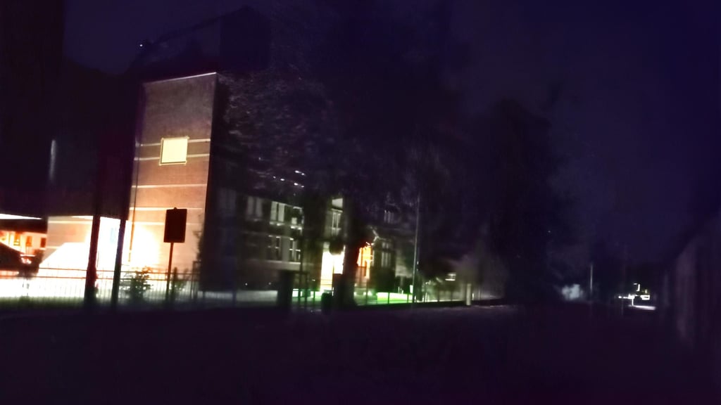 Die Große Schulstraße in Genthin während eines Stromausfalles. Ist die Stadt vor einem großflächigen Stromausfall besser geschützt als Berlin?