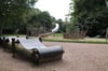 Mit Glockenhängebrücke und Hängematte gibt es auf dem Spielplatz an der Saalepromenade auch Spielgeräte für Kinder mit Behinderung. 