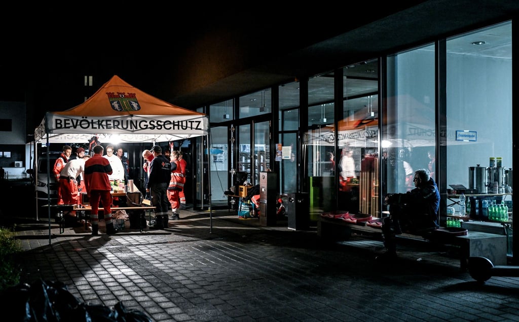 Nach 48 Stunden sind immer noch mehr als Zehntausend Haushalte ohne Strom.